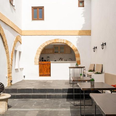 Ancient Knights Luxury Suites Rhodes City Exterior photo